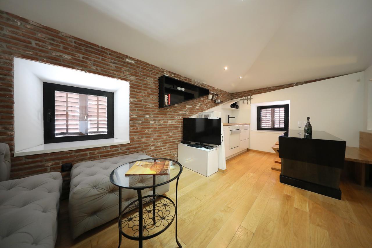 Central Apartments Integrated Hotel ザダル エクステリア 写真