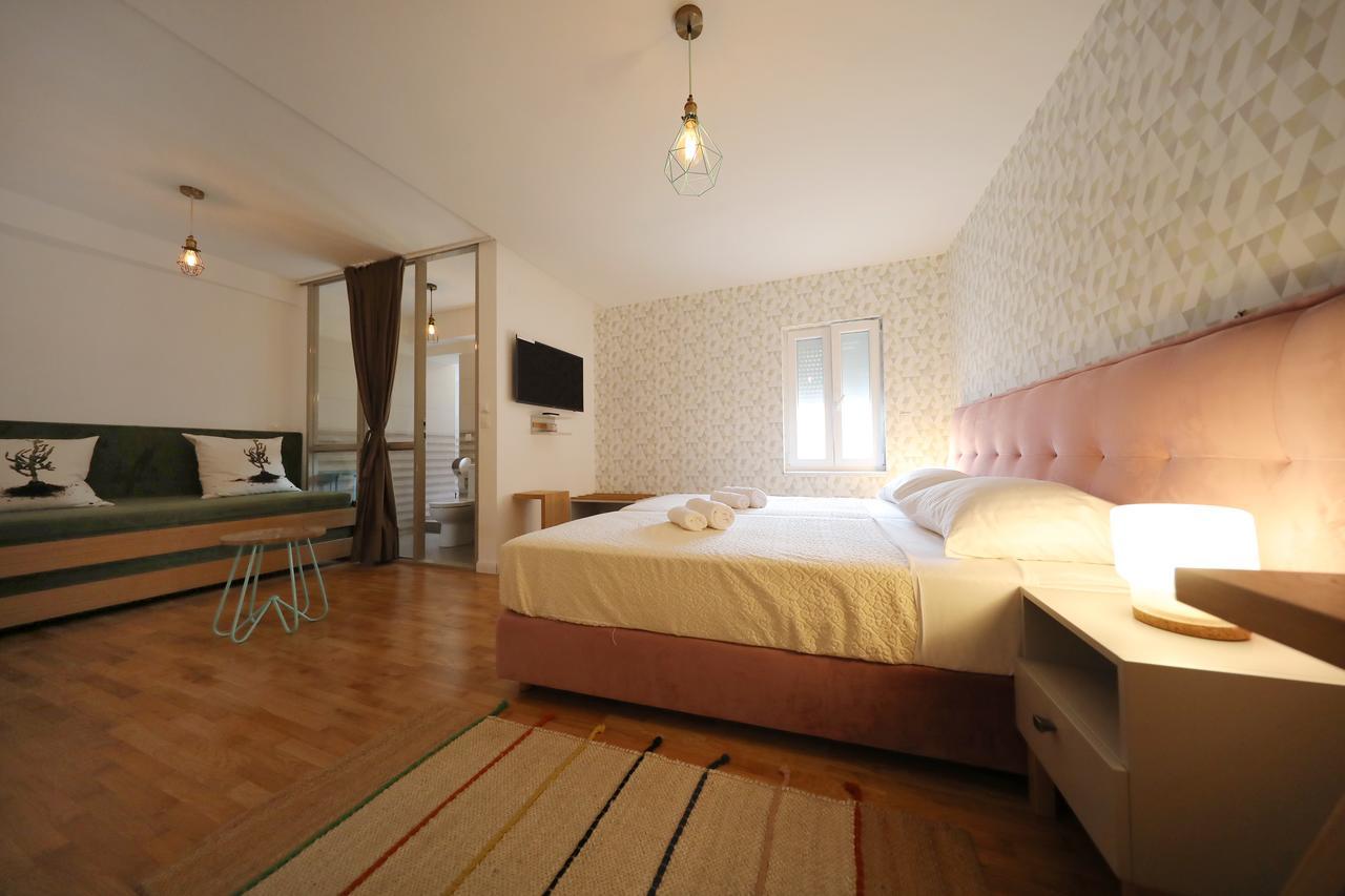 Central Apartments Integrated Hotel ザダル エクステリア 写真