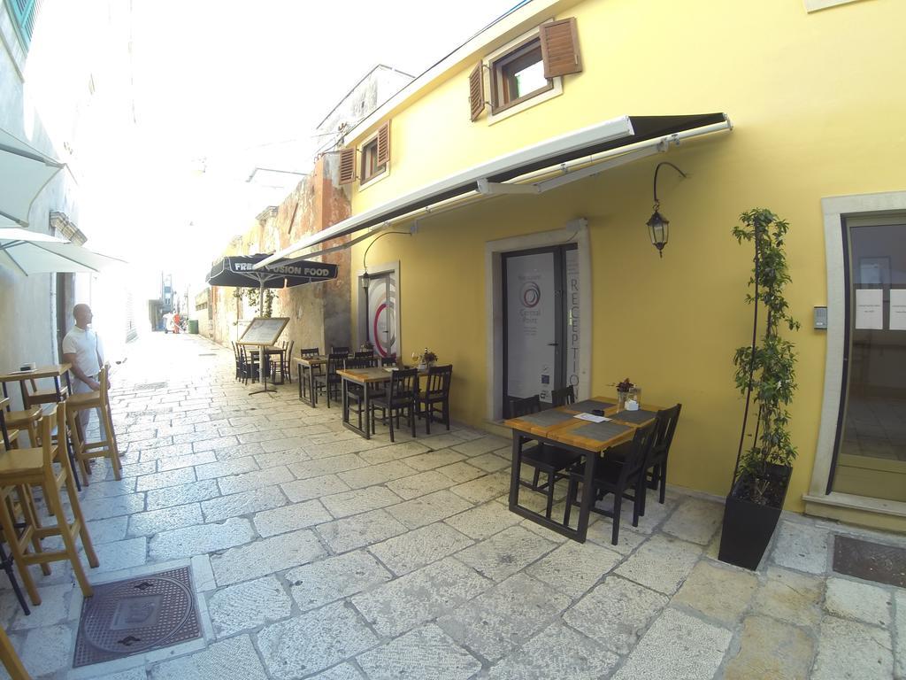 Central Apartments Integrated Hotel ザダル エクステリア 写真